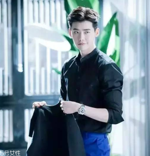 2022男士流行染發(fā)顏色 男士染發(fā)發(fā)色圖片 2022男士流行染發(fā)顏色 男士染發(fā)發(fā)色圖片