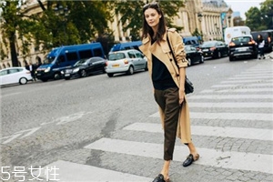 外套怎么穿更帥氣？今年開春這樣穿