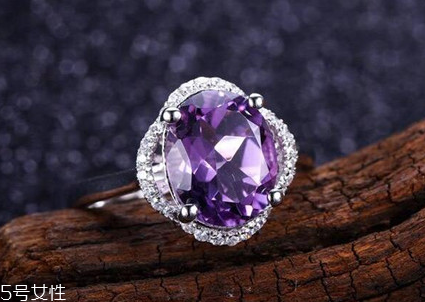 紫水晶戒指多少錢？普通款式兩百元左右