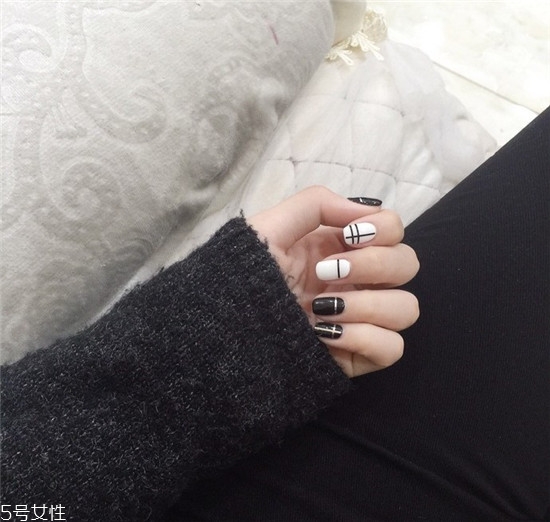2022最流行的美甲什么顏色 2022簡約大氣的美甲圖片 2022最流行的美甲什么顏色 2022簡約大氣的美甲圖片