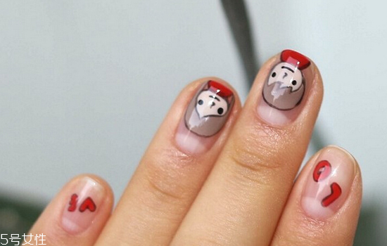 可愛(ài)卡通美甲圖片2022 指甲油正確涂法