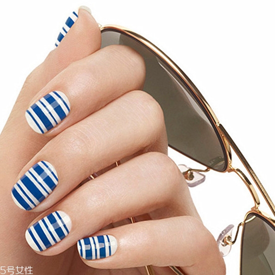 夏季美甲圖片2018款式 韓國范顯手白的美甲顏色圖片 夏季美甲圖片2018款式 韓國范顯手白的美甲顏色圖片