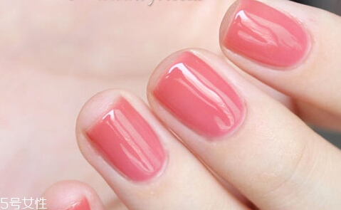 美甲漸變色的做法圖解 漸變美甲怎么做教程圖片 美甲漸變色的做法圖解 漸變美甲怎么做教程圖片