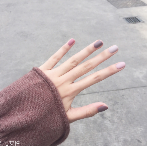 做磨砂美甲多少錢(qián) 磨砂美甲圖片最新款2018