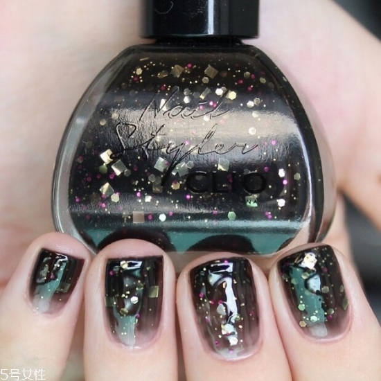 2018最新流行款純色美甲圖片 簡(jiǎn)單耐看的美甲圖片漸變款式 2018最新流行款純色美甲圖片 簡(jiǎn)單耐看的美甲圖片漸變款式