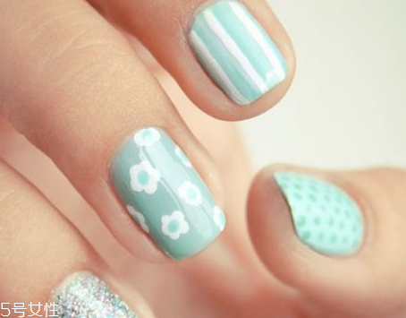 夏季美甲圖片2018款式 韓國范顯手白的美甲顏色圖片 夏季美甲圖片2018款式 韓國范顯手白的美甲顏色圖片