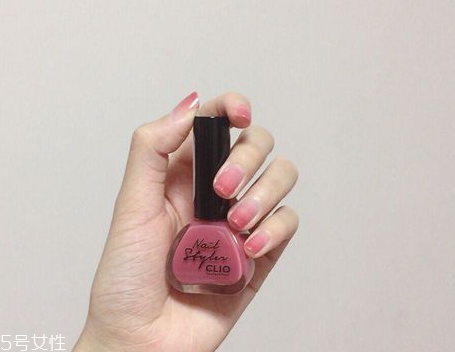 夏季美甲圖片2018款式 韓國范顯手白的美甲顏色圖片 夏季美甲圖片2018款式 韓國范顯手白的美甲顏色圖片