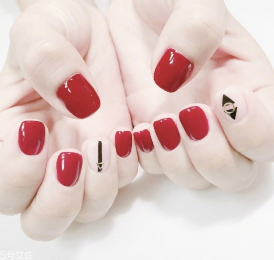 2022最流行的美甲什么顏色 2022簡約大氣的美甲圖片 2022最流行的美甲什么顏色 2022簡約大氣的美甲圖片