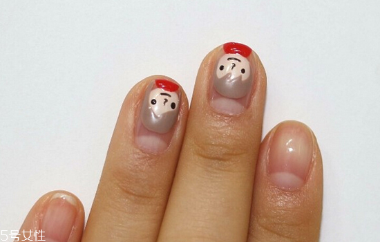 可愛(ài)卡通美甲圖片2022 指甲油正確涂法