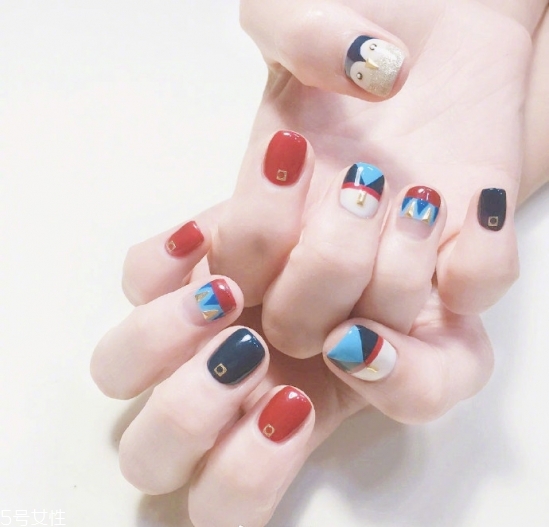 2022最流行的美甲什么顏色 2022簡約大氣的美甲圖片 2022最流行的美甲什么顏色 2022簡約大氣的美甲圖片