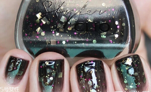 美甲漸變色的做法圖解 漸變美甲怎么做教程圖片 美甲漸變色的做法圖解 漸變美甲怎么做教程圖片