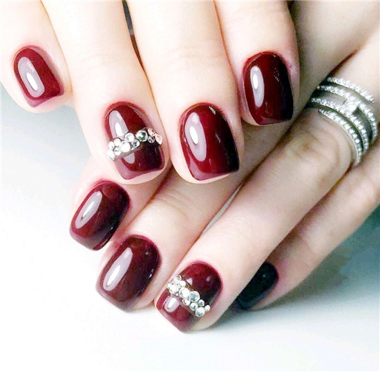 2018好看的新娘美甲新款式 透明感美甲圖片合集 2018好看的新娘美甲新款式 透明感美甲圖片合集