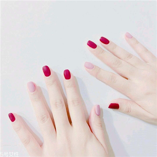 深色美甲圖片2022款式 美甲圖片2022款式顯氣質(zhì) 深色美甲圖片2022款式 美甲圖片2022款式顯氣質(zhì)