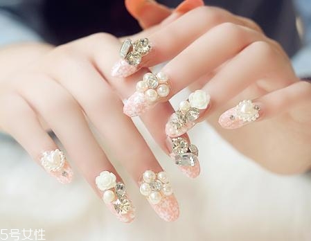 2018好看的新娘美甲新款式 透明感美甲圖片合集 2018好看的新娘美甲新款式 透明感美甲圖片合集
