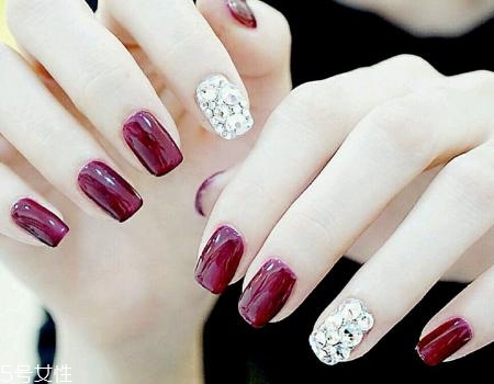 2018好看的新娘美甲新款式 透明感美甲圖片合集 2018好看的新娘美甲新款式 透明感美甲圖片合集