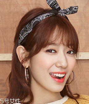 口紅筆哪個顏色好看？要根據(jù)膚色來選色號