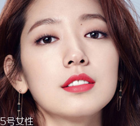 口紅筆哪個顏色好看？要根據(jù)膚色來選色號