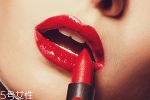 口紅融化了可以放冰箱嗎？冰凍3小時即可恢復