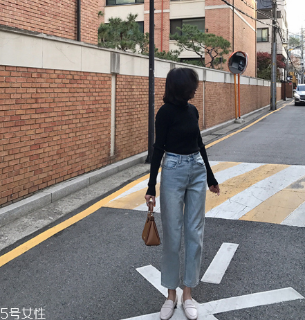 牛仔褲小腿太緊怎么辦？多穿穿就松了