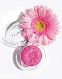 簡(jiǎn)單化妝需要哪些化妝品？上班族化妝必備3種彩妝