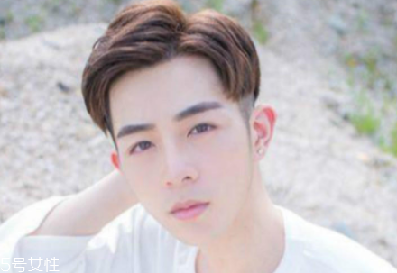 男士怎么樣設(shè)計發(fā)型好看？4款帥氣穩(wěn)重發(fā)型