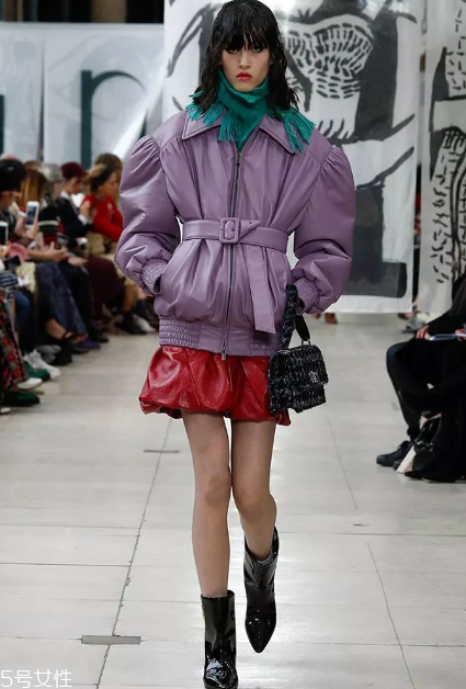miumiu2018秋冬系列好看嗎_有哪些款式？