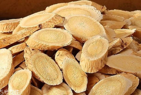 黃芪泡水可以和西洋參一起喝嗎 黃芪泡水可以和西洋參一起喝嗎