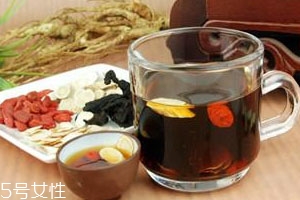 黃芪泡水可以和西洋參一起喝嗎 黃芪泡水可以和西洋參一起喝嗎