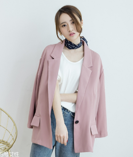2018流行什么款式西裝外套？這三款時(shí)尚又大氣