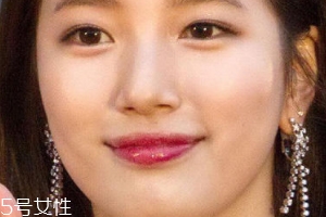 玻璃唇怎么畫(huà)好看？這么畫(huà)唇妝少女感十足