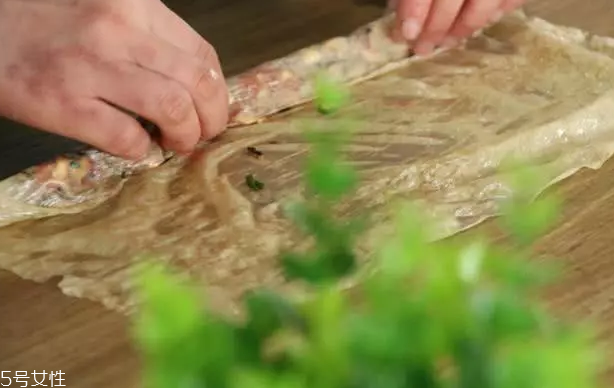 豆腐皮能油炸嗎？火候太猛容易炸糊