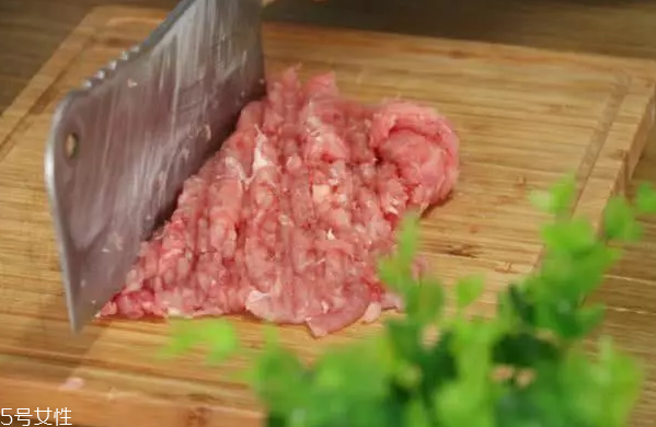 豆腐皮能油炸嗎？火候太猛容易炸糊