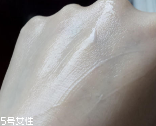 minon乳液適合油皮么？干皮和敏感肌最適合