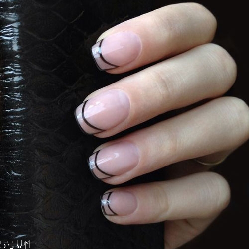 2018好看的新娘美甲新款式 透明感美甲圖片合集 2018好看的新娘美甲新款式 透明感美甲圖片合集