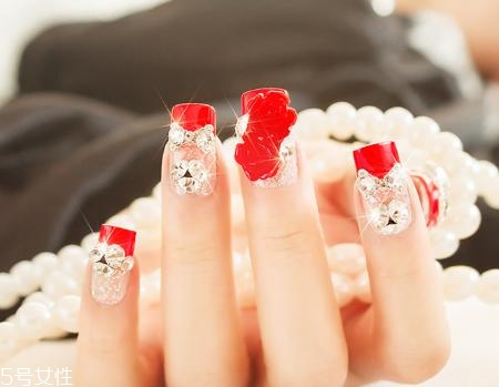 2018好看的新娘美甲新款式 透明感美甲圖片合集 2018好看的新娘美甲新款式 透明感美甲圖片合集