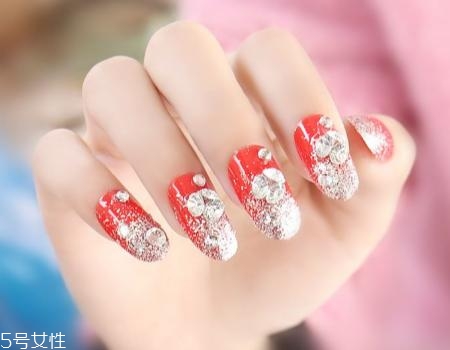 2018好看的新娘美甲新款式 透明感美甲圖片合集 2018好看的新娘美甲新款式 透明感美甲圖片合集