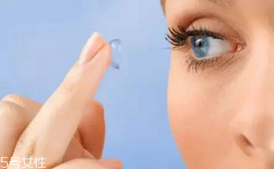 美瞳睡覺忘摘了會怎么樣 美瞳不宜過長時(shí)間佩戴