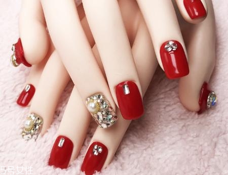 2018好看的新娘美甲新款式 透明感美甲圖片合集 2018好看的新娘美甲新款式 透明感美甲圖片合集