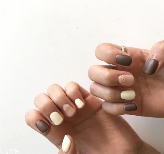 美甲圖片2022新款式純色跳色 簡約又時尚 美甲圖片2022新款式純色跳色 簡約又時尚
