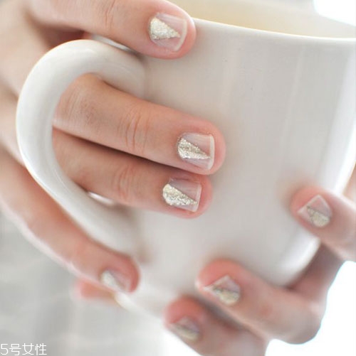 2018好看的新娘美甲新款式 透明感美甲圖片合集 2018好看的新娘美甲新款式 透明感美甲圖片合集