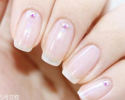 2018好看的新娘美甲新款式 透明感美甲圖片合集 2018好看的新娘美甲新款式 透明感美甲圖片合集