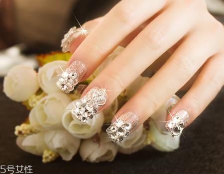 2018好看的新娘美甲新款式 透明感美甲圖片合集 2018好看的新娘美甲新款式 透明感美甲圖片合集