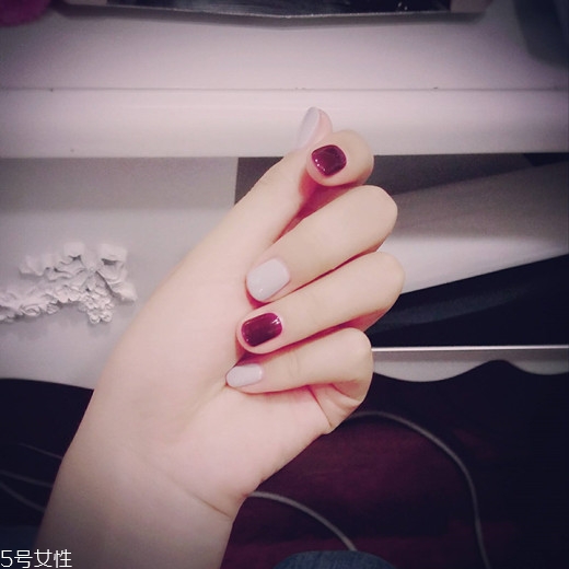 美甲圖片2022新款式純色跳色 簡約又時尚 美甲圖片2022新款式純色跳色 簡約又時尚