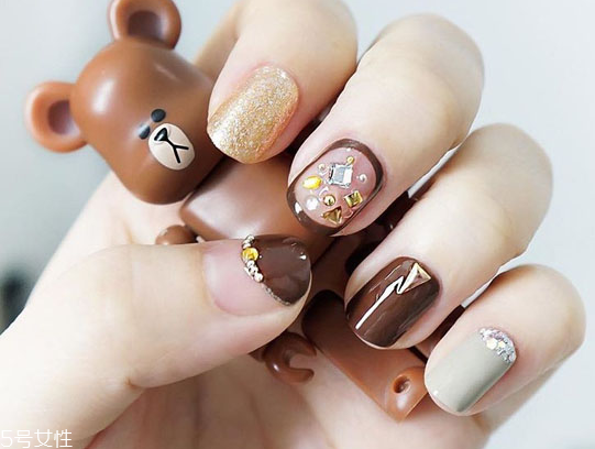 美甲圖片2022新款式純色跳色 簡約又時尚 美甲圖片2022新款式純色跳色 簡約又時尚