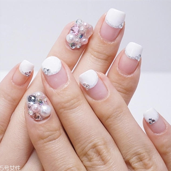 2018好看的新娘美甲新款式 透明感美甲圖片合集 2018好看的新娘美甲新款式 透明感美甲圖片合集
