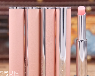 變色潤唇膏需要卸妝嗎 卸妝更放心 變色潤唇膏需要卸妝嗎 卸妝更放心