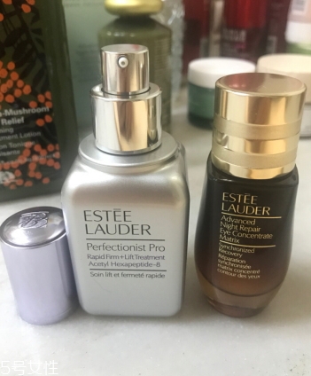 雅詩蘭黛線雕精華和小棕瓶哪個(gè)好？一起使用效果佳