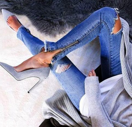 牛仔褲能配高跟鞋嗎？精致女生的穿搭法則