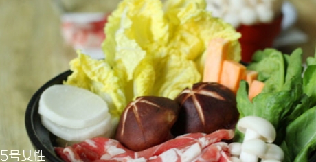 壽喜鍋生雞蛋怎么吃？壽喜燒蘸生雞蛋最美味