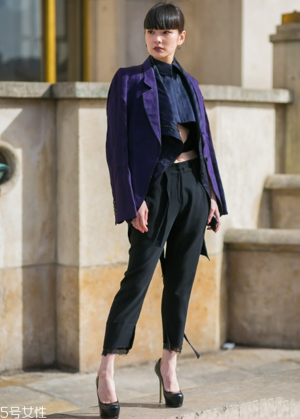 防水臺高跟鞋怎么搭配？拉長氣質(zhì)細腿